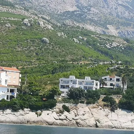 Apartment Tri Palme *