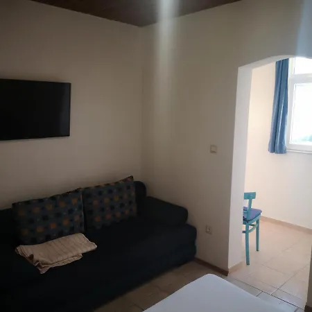 Tri Palme Baška Voda