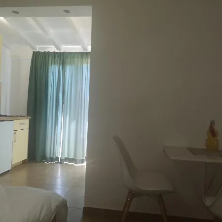 Tri Palme Baška Voda