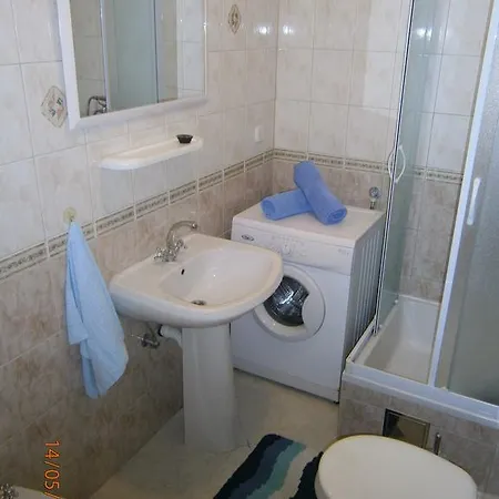 Tri Palme Apartment Baska Voda